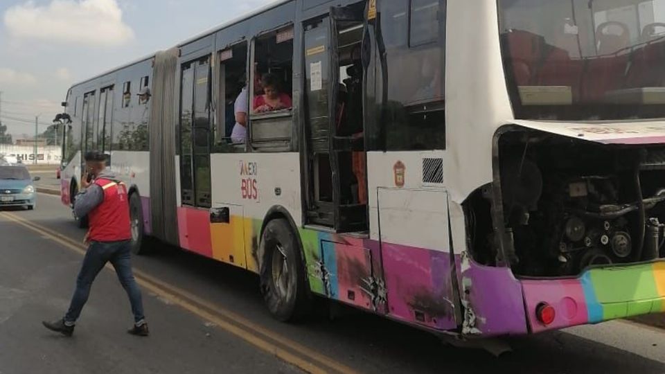 Las autoridades informaron que luego de tratar evadir su responsabilidad, el conductor del tráiler fue detenido