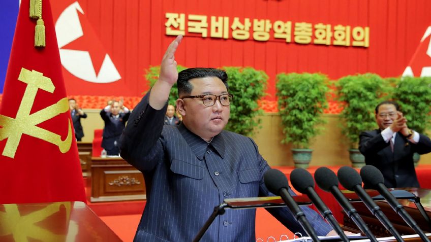 Norcoreanos lloran al saber que su líder, Kim Jong- un, tuvo fiebre tras contraer Covid-19