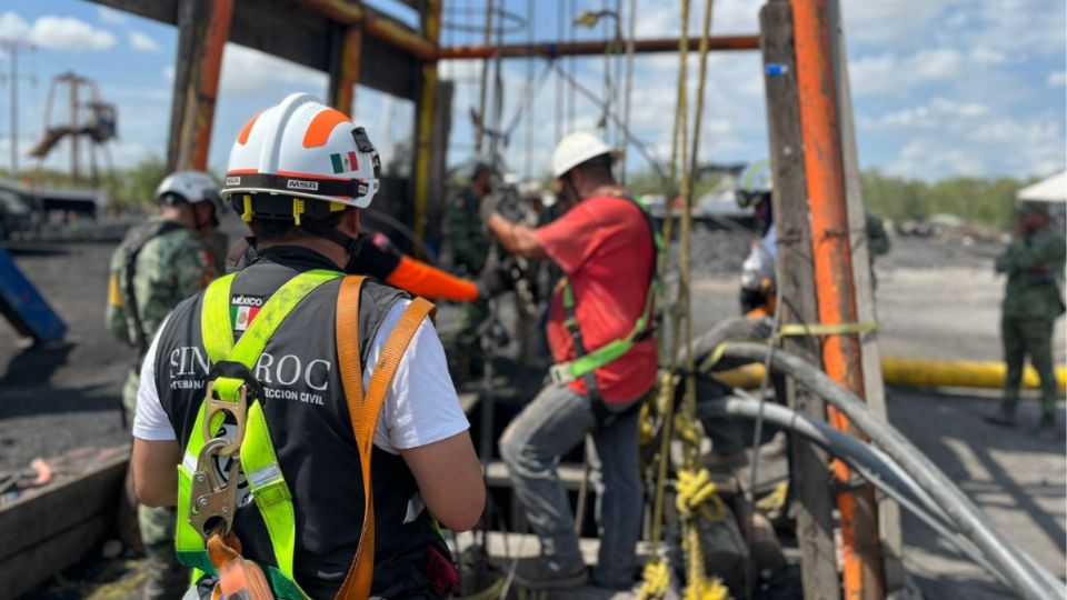 Mientras se mantienen los trabajos de bombeo para la extracción de agua.