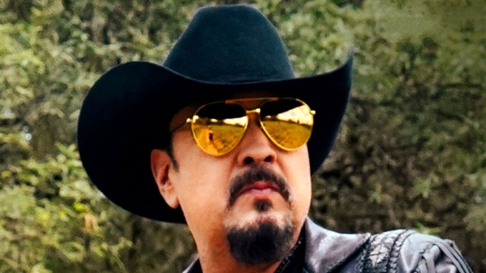 Pepe Aguilar promociona su disco 'A la medida' FB/pepeaguilaroficial