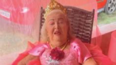 Abuelita de 87 años cumple el sueño de tener una fiesta de princesas y conmueve la red | VIDEO