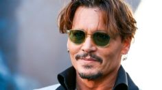 Adiós Amber Heard, Johnny Depp está saliendo con su abogada