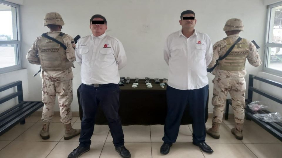 El Ejército Mexicano en coordinación con la Guardia Nacional, aseguraron a dos personas en flagrancia delictiva.