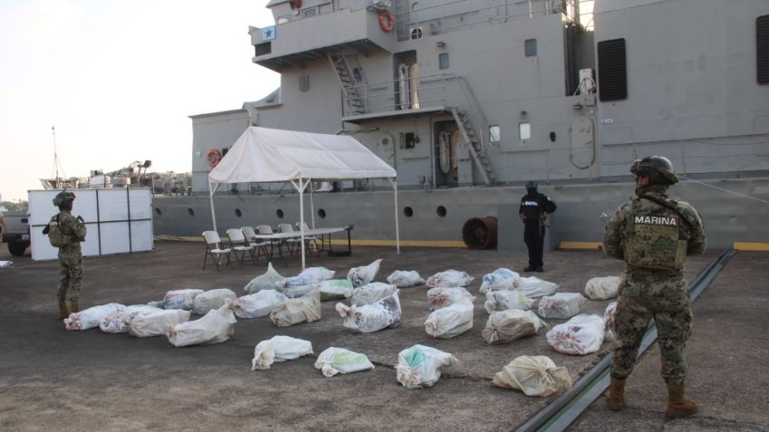 Semar decomisa 800 kilos de cocaína en costas de Michoacán