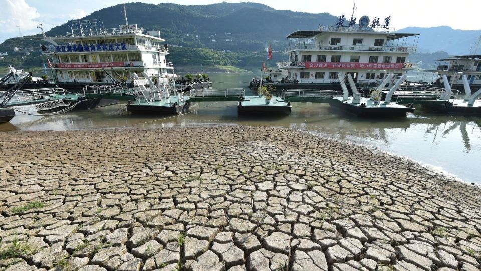 ESCENARIO. El agua en las represas y muelles chinos cayó en casi la mitad este mes