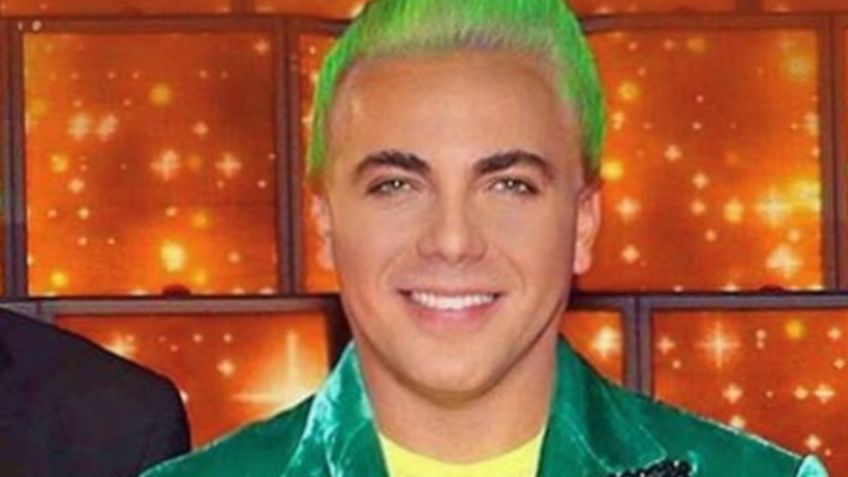 Cristian Castro lo vuelve hacer; se pinta el cabello con los colores de equipo argentino