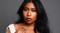 Yalitza Aparicio impacta con impresionante mirada y top morado perfecto para la playa | VIDEO