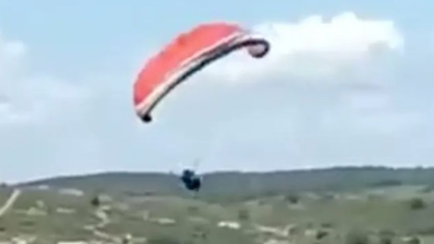 El aterrador momento en que hombre cae desde un paracaídas en Brasil | VIDEO