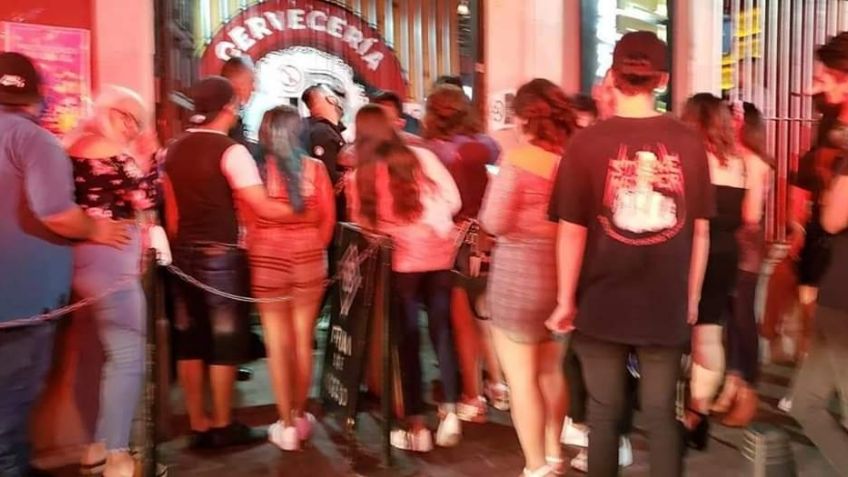 Bares del centro de Aguascalientes cierran puertas pero continúan operando hasta las 7 am