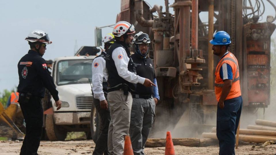 Siguen los trabajos de rescate de los mineros.