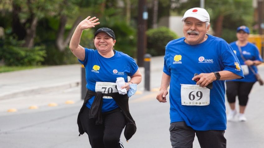 UANL realiza caminata por la salud de los adultos mayores