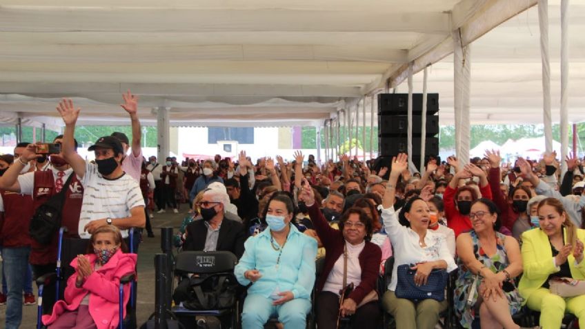 Venustiano Carranza celebró Día del Adulto Mayor al ritmo de Juan Gabriel y la Sonora Santanera