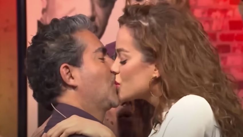 Raúl Araiza y Candela Márquez coquetean hasta darse apasionado beso | VIDEO