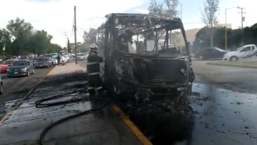 Arde en llamas YoVoy en Av. José María Chávez, en Aguascalientes