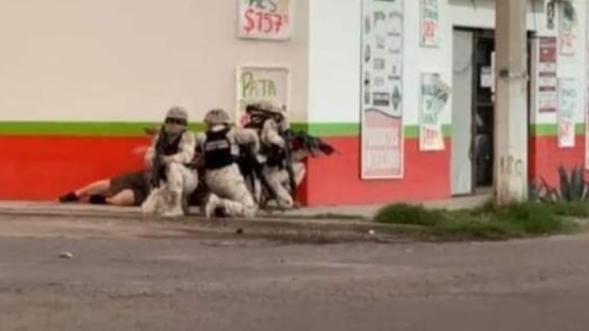 VIDEO muestra momento en que militares sirven de escudo para proteger a civil atrapado durante enfrentamiento en Caborca