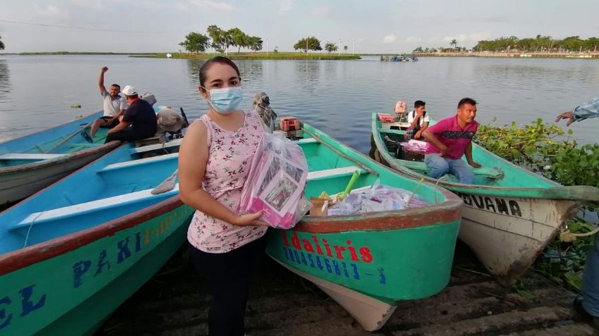 Tamaulipas: Maestras recorren hasta 45 minutos en bote para ir a dar clases