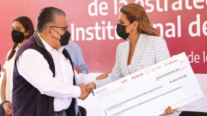 Evelyn Salgado entrega recursos para el desarrollo institucional de las Escuelas Normales