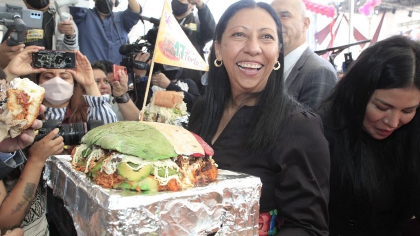 Una vez más, la alcaldía Venustiano Carranza rompe récord de la torta más grande del mundo