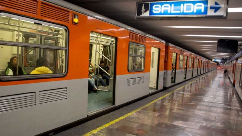 Metro CDMX: Costal abandonado en las vías provoca caos en la Línea 2 | FOTO