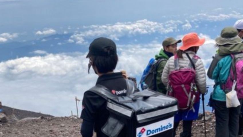 Repartidor sube al Monte Fuji para entregar una pizza a su cliente; tardó 6 horas en llegar