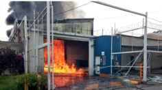 VIDEO | Se registra explosión e incendio en fábrica de la zona industrial de Chilpan, Tultitlán