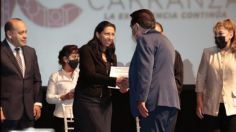 Evelyn Parra entrega más de 2 mil becas para bachillerato, licenciatura, maestría y doctorado