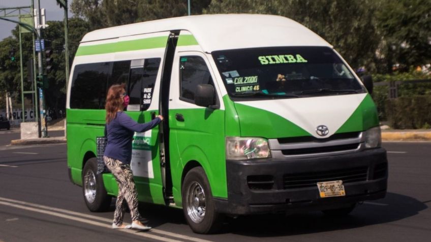 Madre olvida a su hijo en la combi, chofer lo regresa sano y salvo | VIDEO