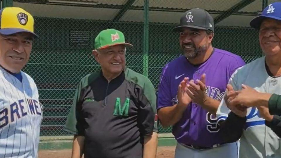 El mandatario es un aficionado del beisbol