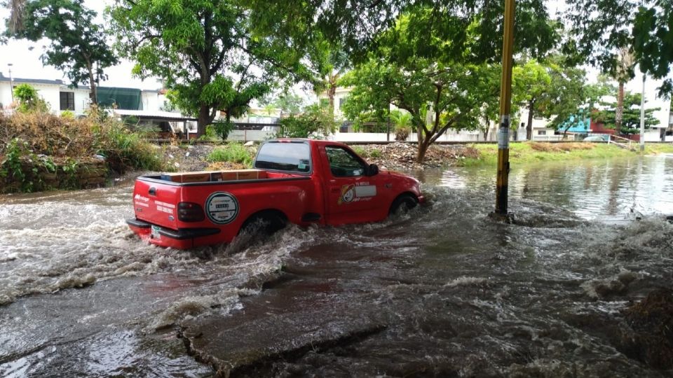 Inundación daña seis mil 350 viviendas en zona carbonífera de Coahuila; cancelan clases en Baja California por tormenta tropical Javier
