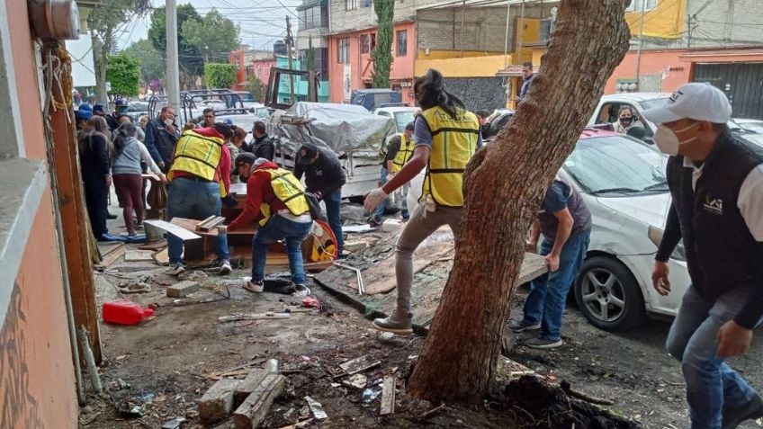 Tlalpan retira 50 toneladas de obstáculos en la vía pública