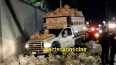 Vuelca camioneta que transportaba guayabas sobre avenida Constituyentes