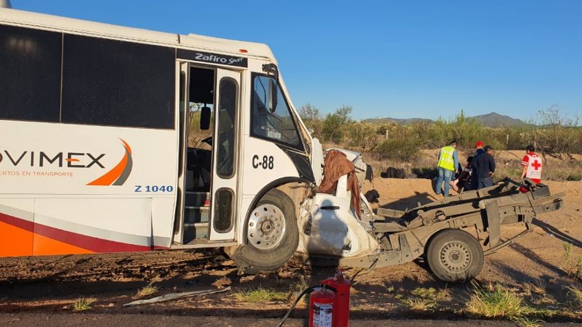 Sonora: Choque de un camión de mineros deja un muerto y 22 heridos