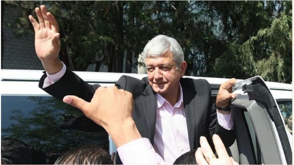 El presidente López Obrador recordó el episodio en el que un infarto casi le cuesta la vida