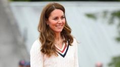 Kate Middleton conquista a todos con el suéter ideal para mujeres de más de 40 años