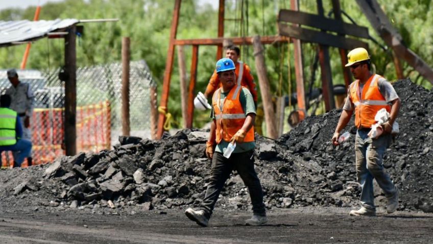 Miguel Riquelme: Agua debe bajar 1.20 metros para rescatar a los 10 mineros en Sabinas