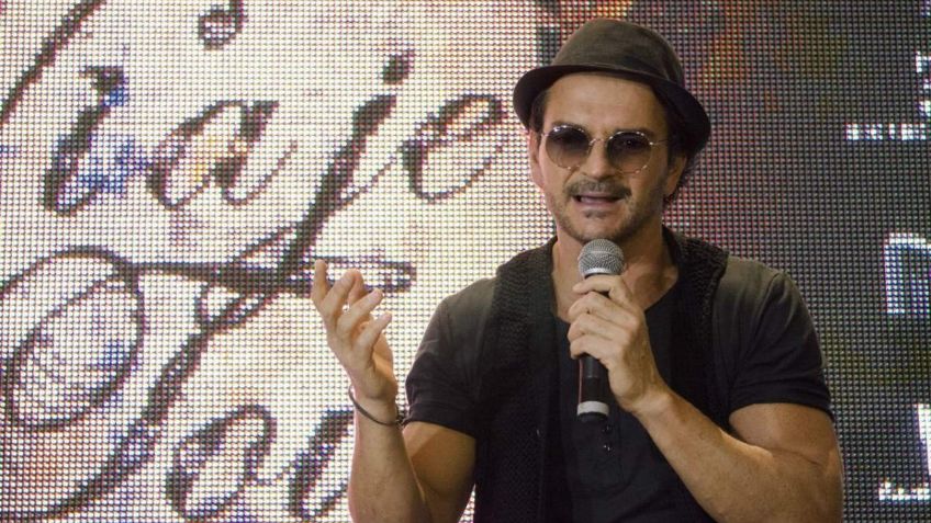 Ricardo Arjona no se aguanta, sale en defensa de los hombres en pleno concierto y provoca risa  | VIDEO