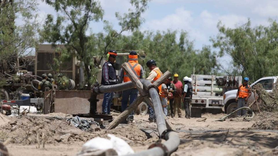 Familiares de los mineros exigen a las autoridades avances en las operaciones de rescate