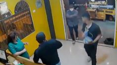 VIDEO | Fuerte enfrentamiento a balazos entre ladrón y comensal se hace viral