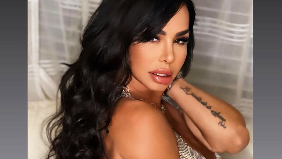 La actriz y cantante robó miradas en las redes sociales con su belleza.