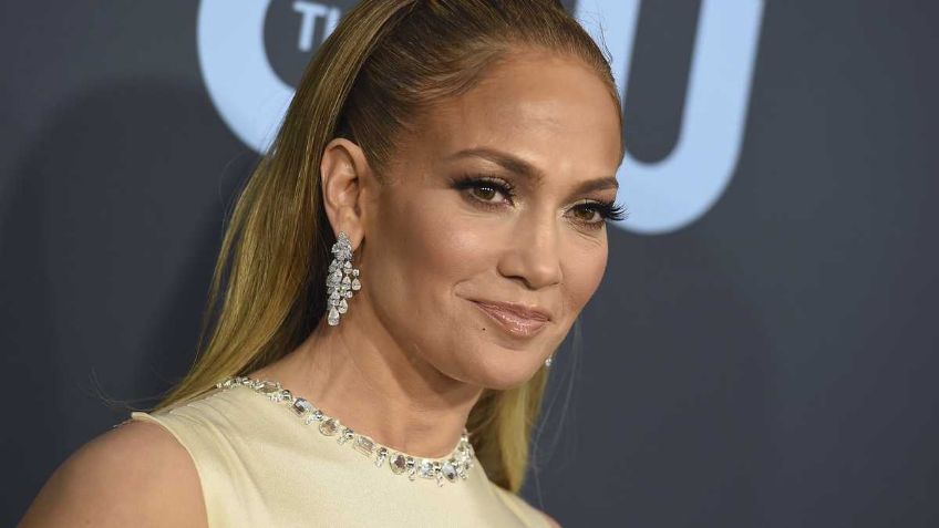 Contén la respiración antes de ver cómo lucía JLO a los 27 años