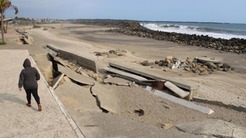 En Chiapas, mar devora medio kilómetro de playas