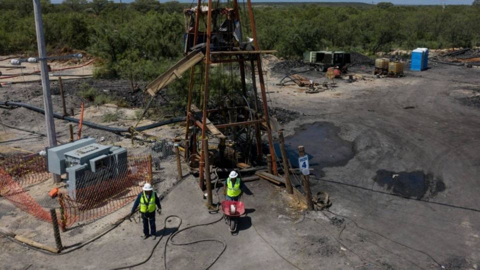 Una decena de mineros quedaron atrapados en la mina de Coahuila.