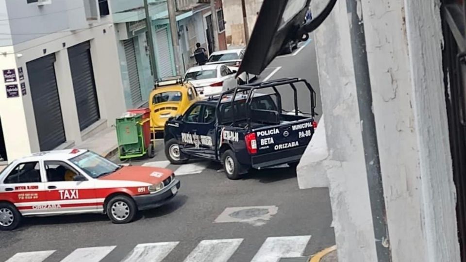 Tras estos hechos, la vialidad colapsó y los elementos de seguridad siguieron resguardando el perímetro para evitar que civiles resultaran lesionados