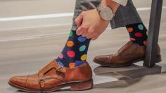 Moda masculina: 3 ideas para usar calcetas de colores y diseño en la oficina