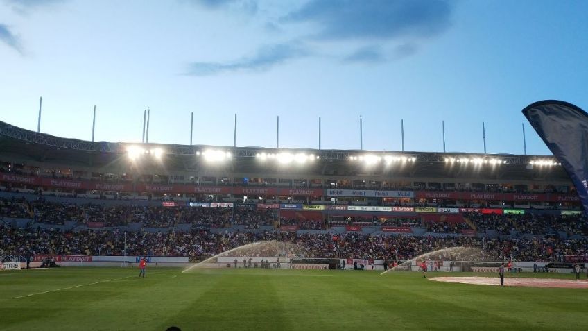 Cadetes de la Secretaria de seguridad pública Municipal le salvan la vida a una bebe de 9 meses en el Estadio Victoria