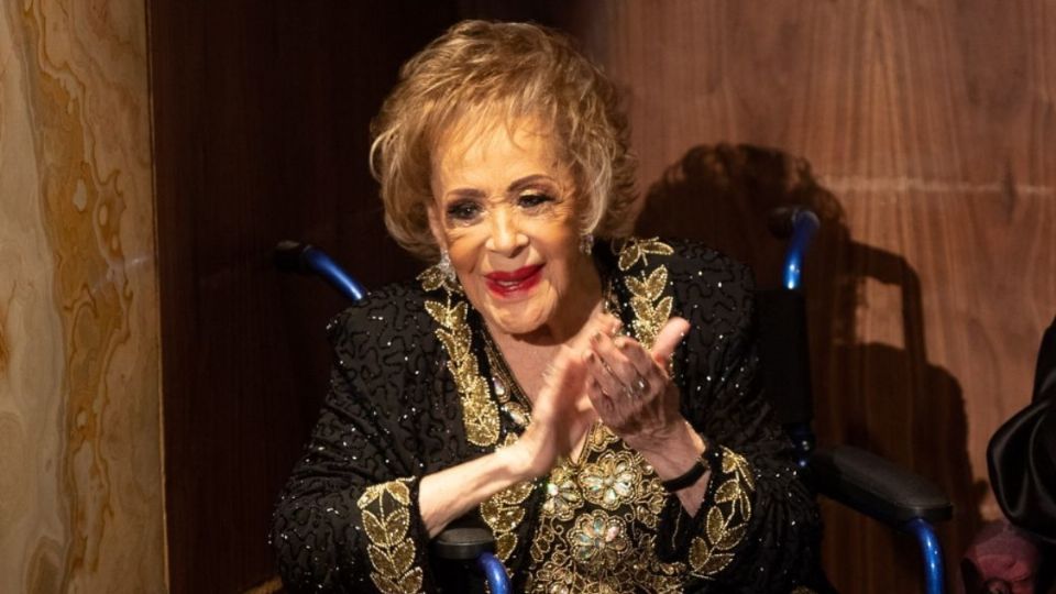 Silvia Pinal se mostró dichosa de celebrar un cumpleaños