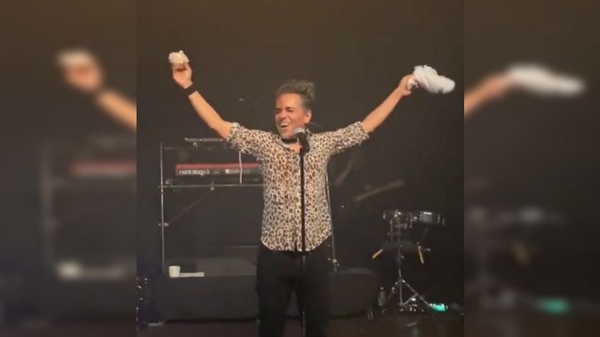 Rubén Albarrán, vocalista de Café Tacvba, le arranca la cabeza a peluche de Dr. Simi en pleno concierto