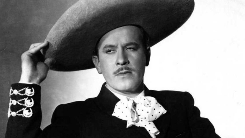 ¡Irreconocible! La inédita foto de Pedro Infante con grandes patillas y sin bigote que confunde a los fanáticos