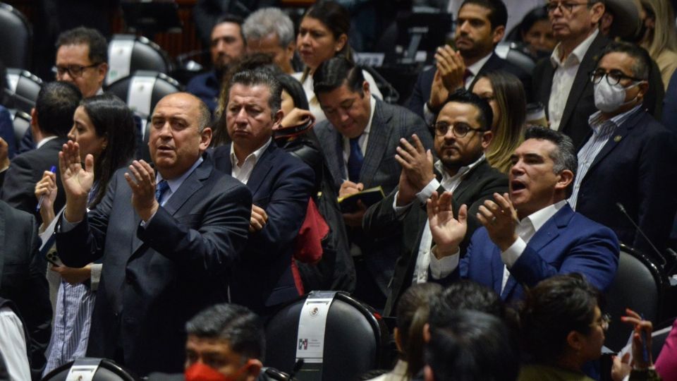 La bancada tricolor festejó con aplausos la aprobación del dictamen que prolonga las labores de la milicia en las calles