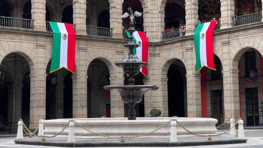 Dan "manita de gato" a Palacio Nacional, previo al Grito de Independencia